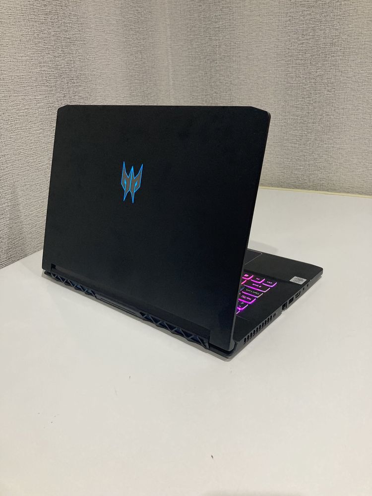 Acer Predator Triton 500 pt515-52