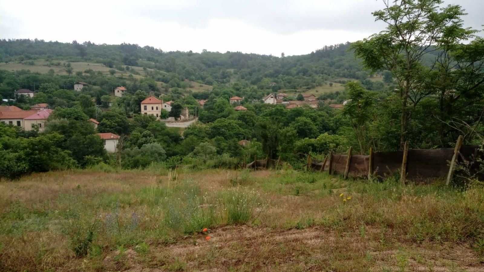 Продажба на панорамен парцел в Пъстрово