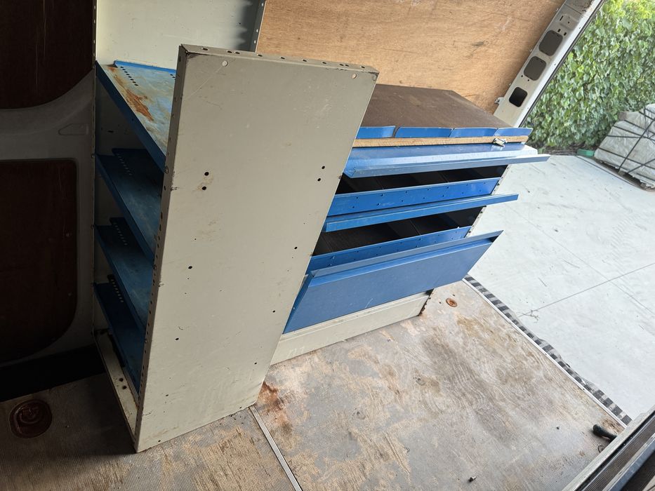 Vand rafturi metalice pentru dube / autorutilitare