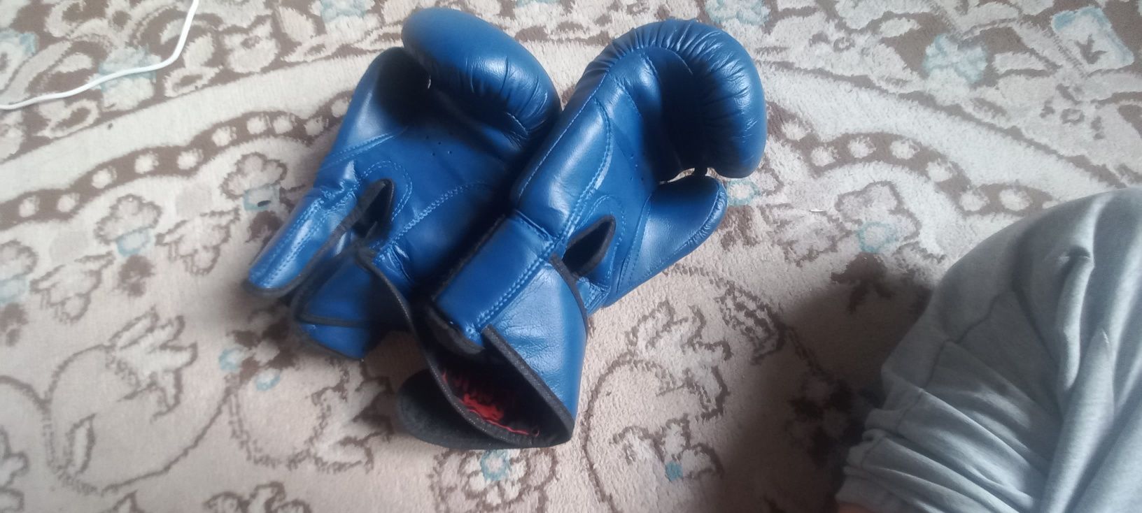 Боксерская перчатки