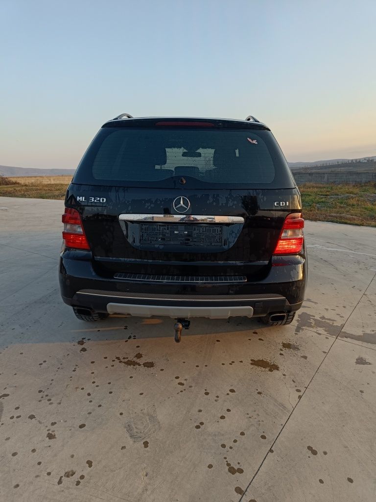 Dezmembrez mercedes ml 320 w164