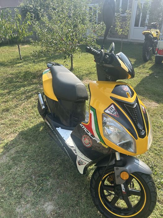 Vand scuter Motobi