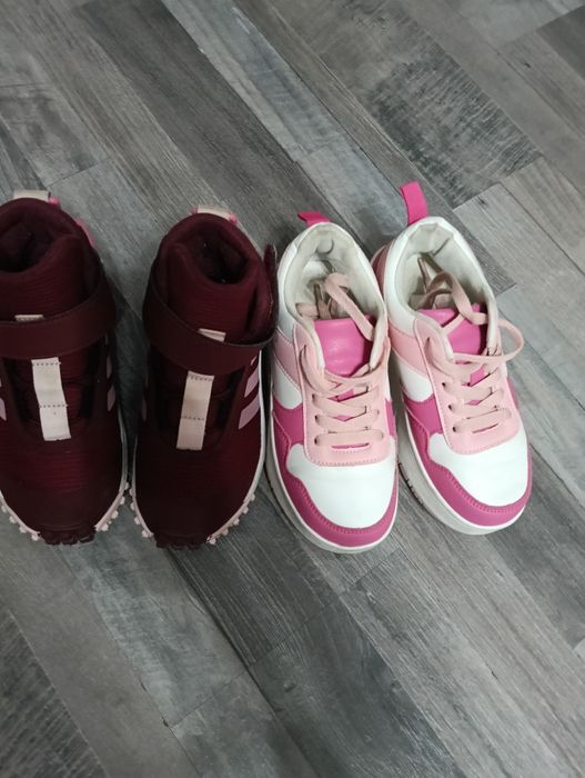 Vând adidași fetiță