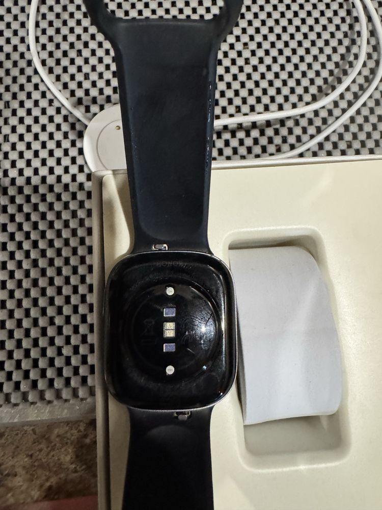 Часавник Honor Watch 4
