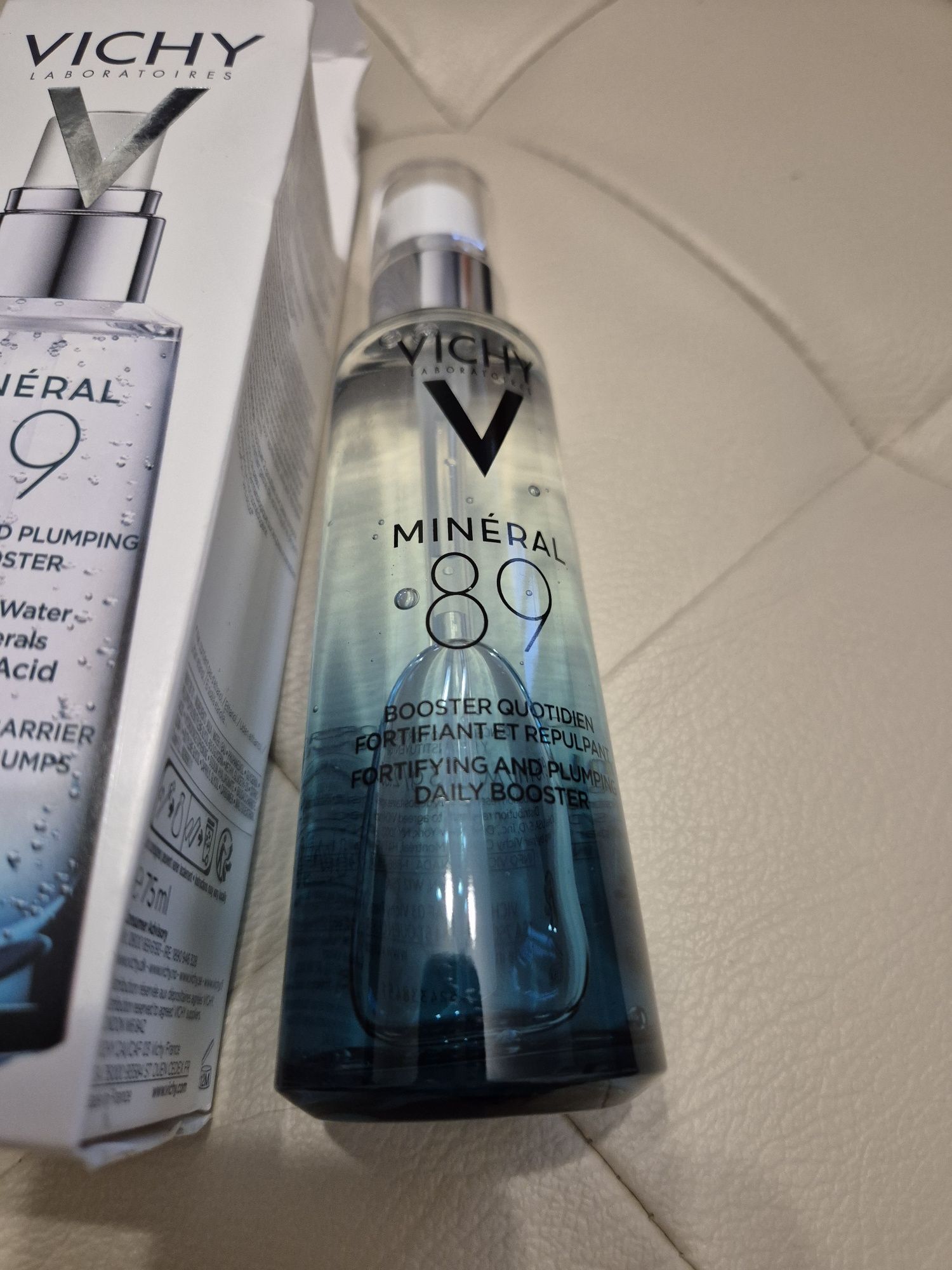 Gel-booster zilnic cu acid hialuronic cu efect de hidratare si fortifi