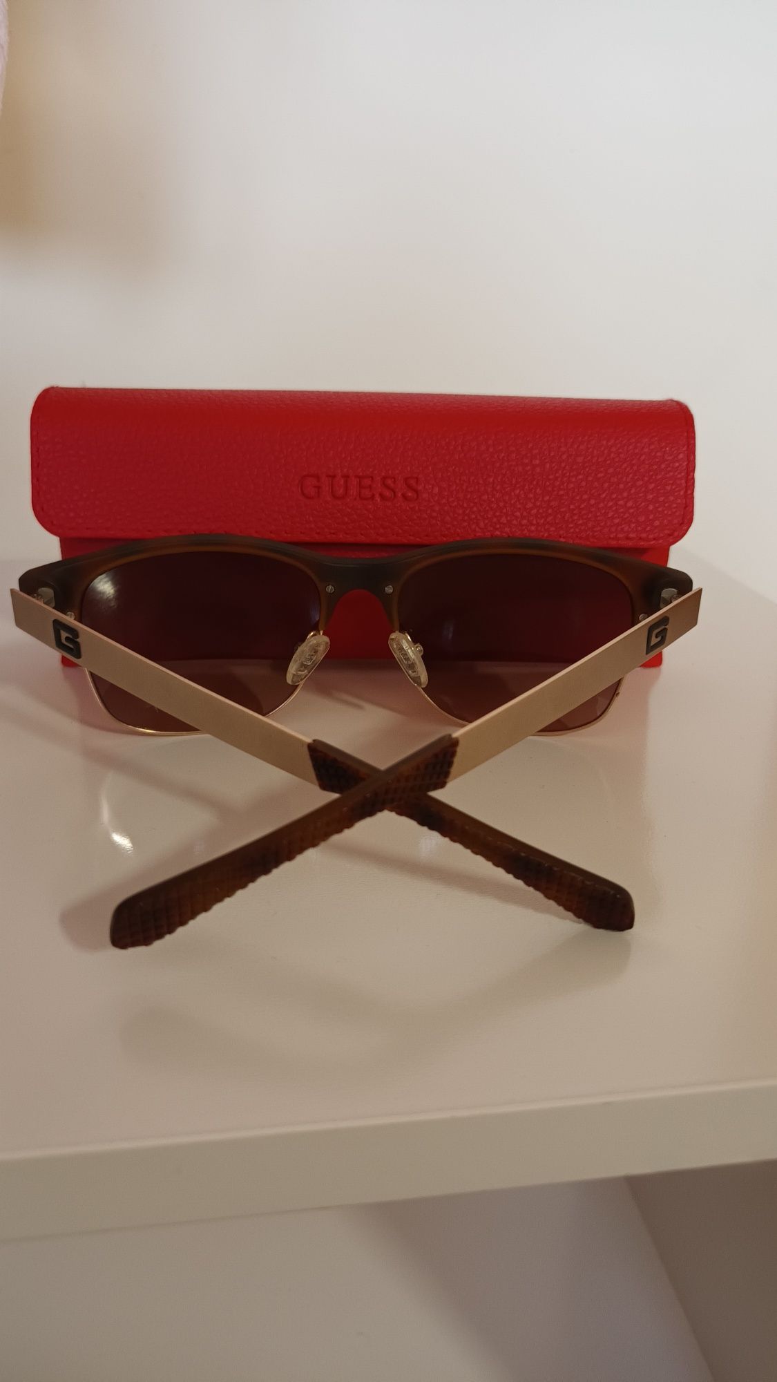 Оригинални слънчеви очила Guess