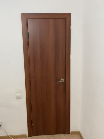 Продам деревяные двери ( Срочно )