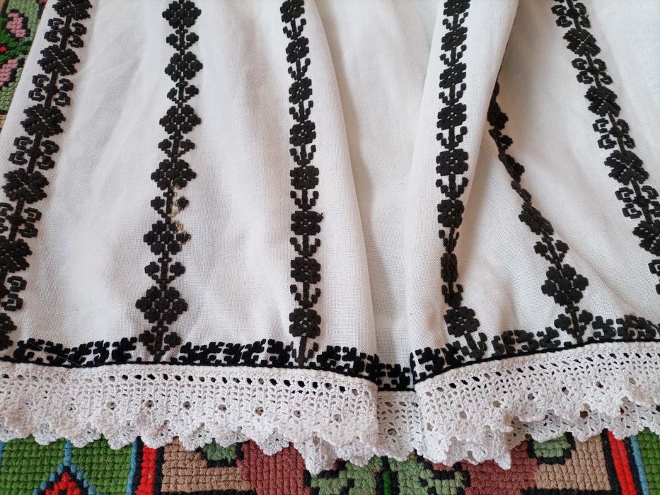 Costume populare din Tinutul Padurenilor