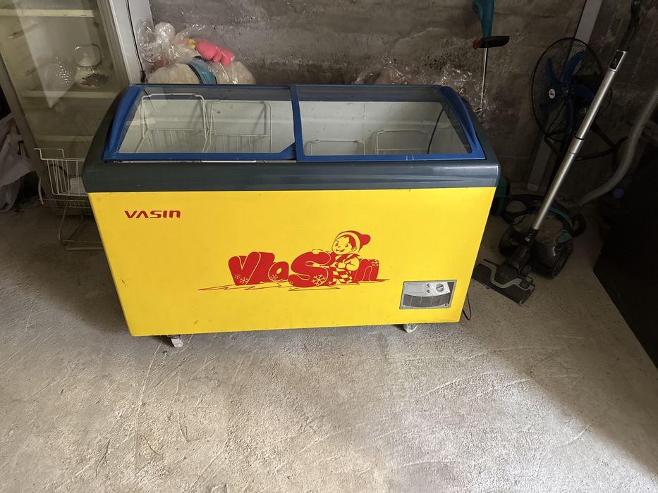 Морозильник 380 литровая б/употреблений