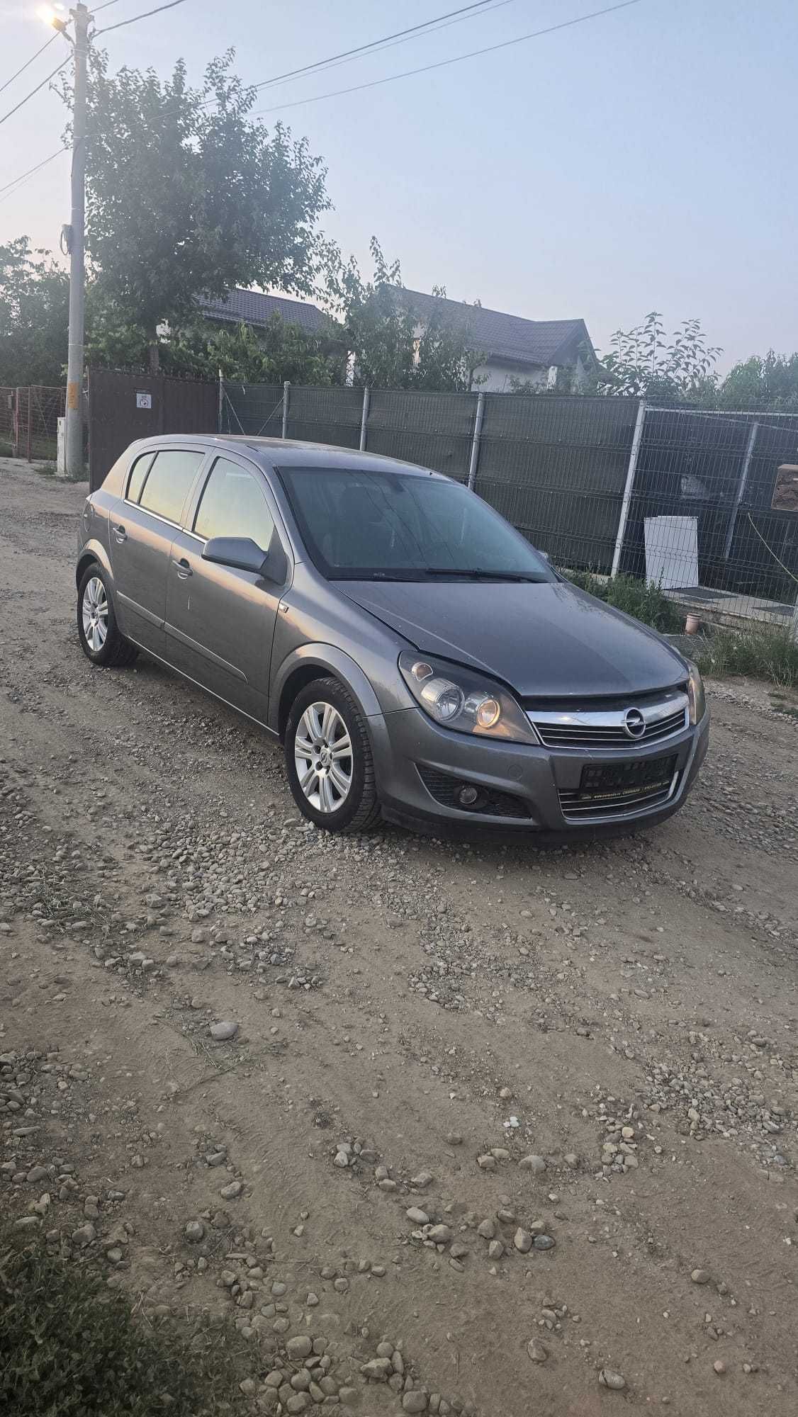 Bara Fata Opel Astra H Facelift Capota Aripa Usa Gri Z155 3ku
