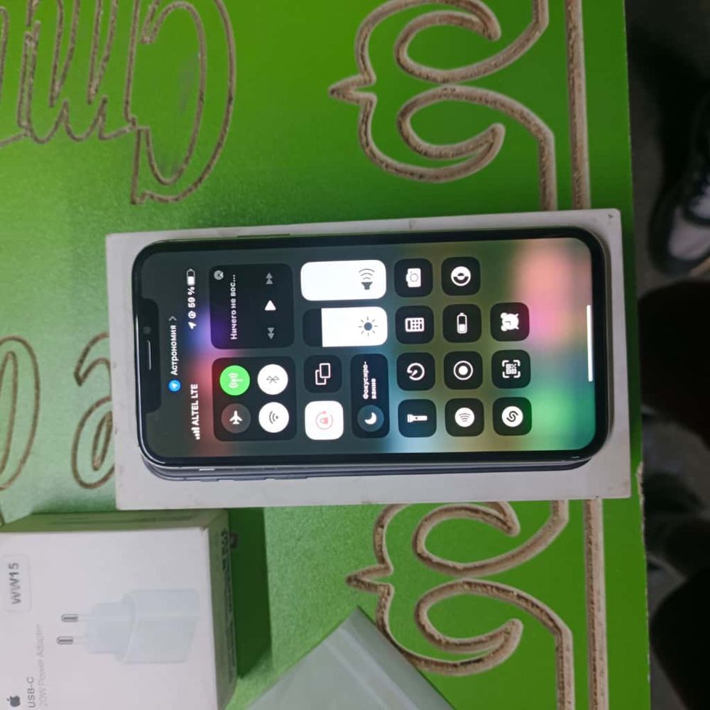 iPhone X,64 гб. Продам срочно в зопошем состояное