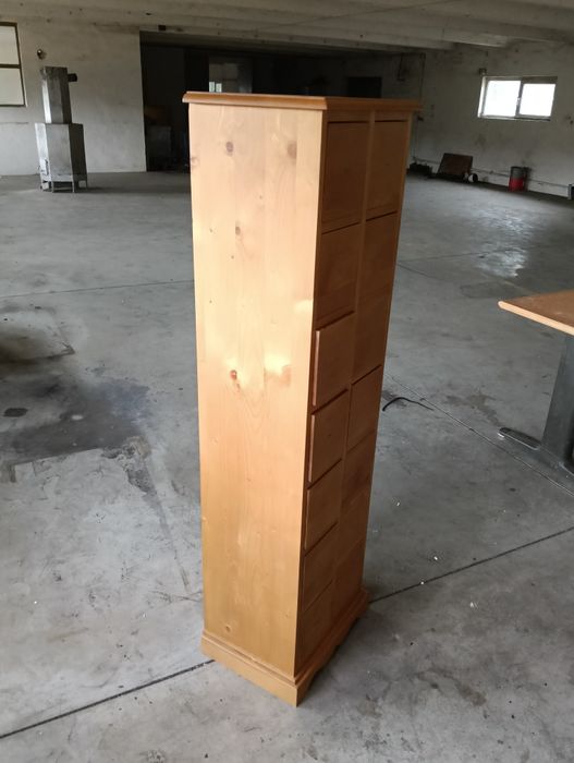 Comode din lemn masiv