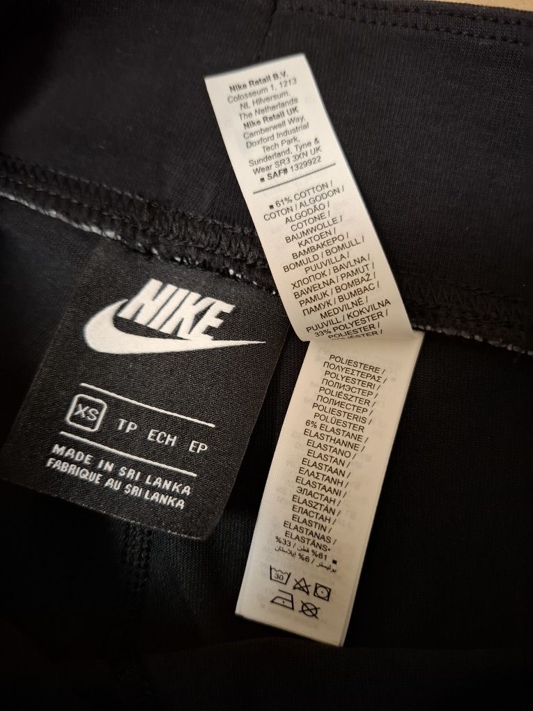 .  Нов без хартиен етикет.  Дамски оригинален клин.  Nike Air. Ном