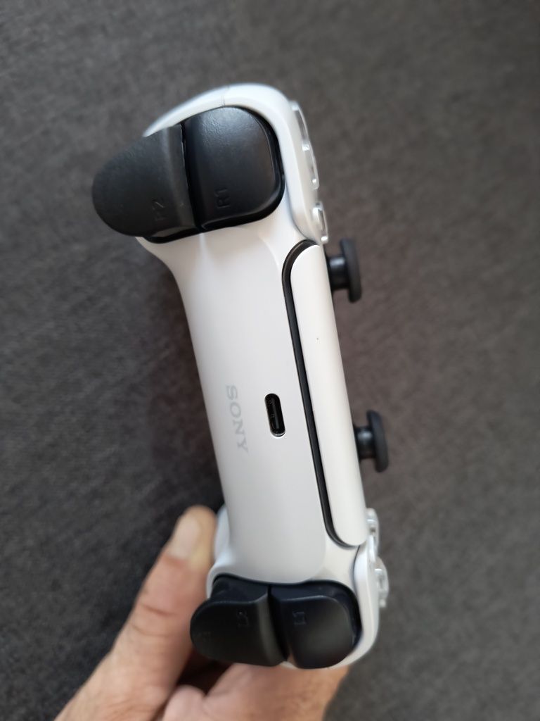 Vând controller PS 5