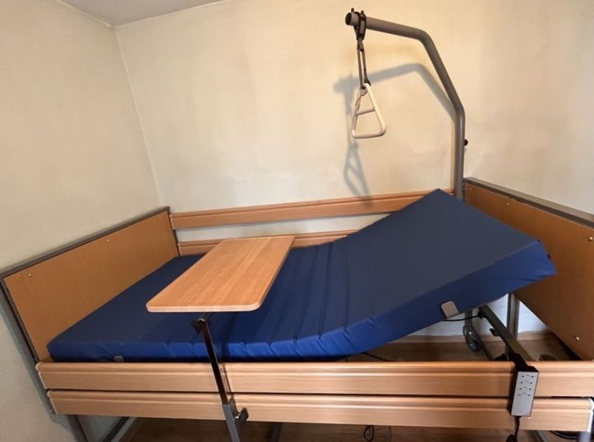 Немско електрическо болнично легло