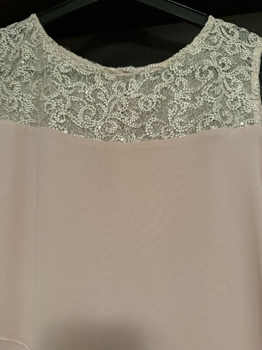 Vând rochii pentru diverse evenimente ,stare perfectă