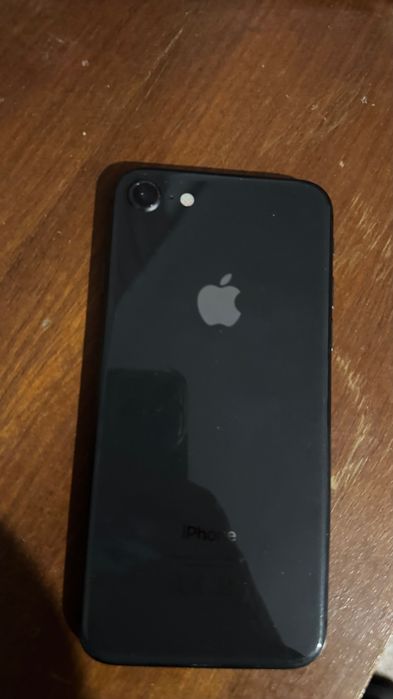 IPhone 8 почти като нов