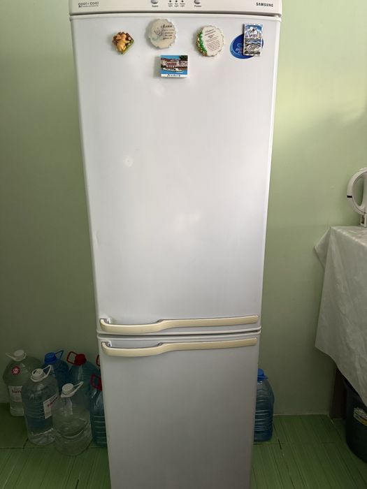 Хололильник Самсунг