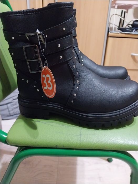 Продам детские новые сапоги Вайкики