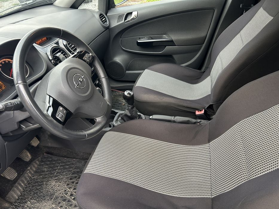 Opel Corsa D 2011