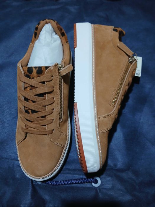 Маратонки  и бутонки НОВИ от Англия