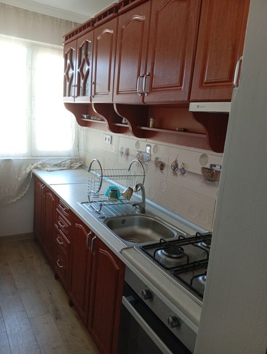 Închiriez apartament cu 2 camere zona Piata Sârbilor