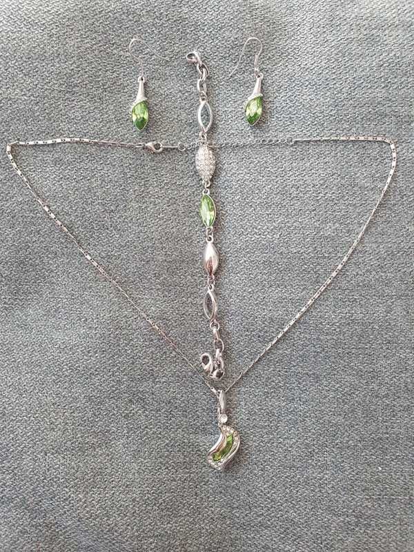 Set argint lant pandantiv cercei si bratara cu Elemente Swarovski