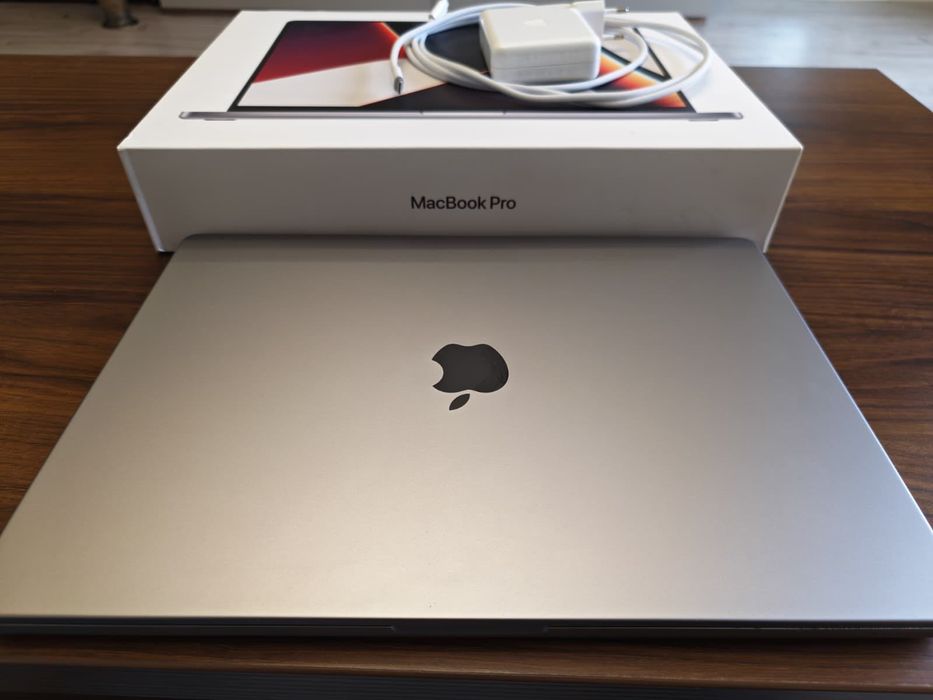 MacBook Pro 16-inch, 2021 - M1 Max, 32GB, 1TB, 85% baterie