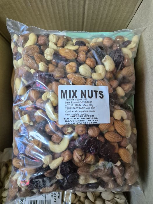 Mix nuts ambalat la 1kg