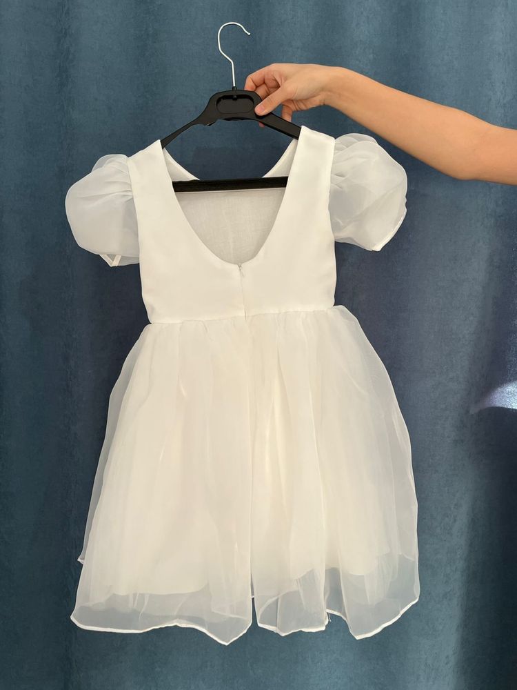 Белое детское платье