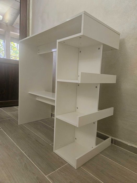 Нова бяла бар маса