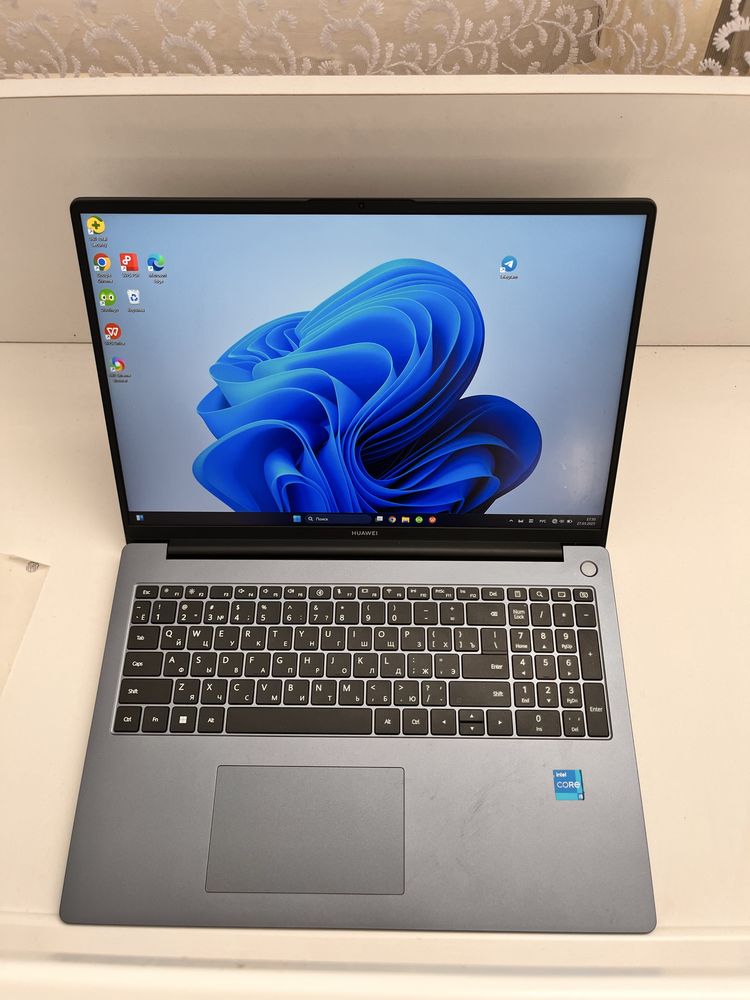 MateBook D16 HUAWEI