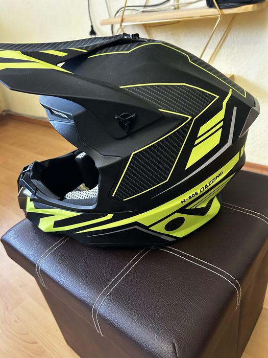 Чисто нова каска за мотокрос , атв , мтв , вело ,тротинетка ,велосипед