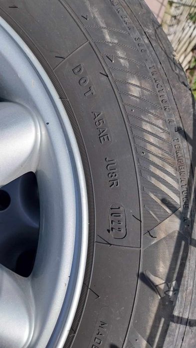 Jante Mercedes originale pe 15 cu anvelope de vară Goodyear stare bună
