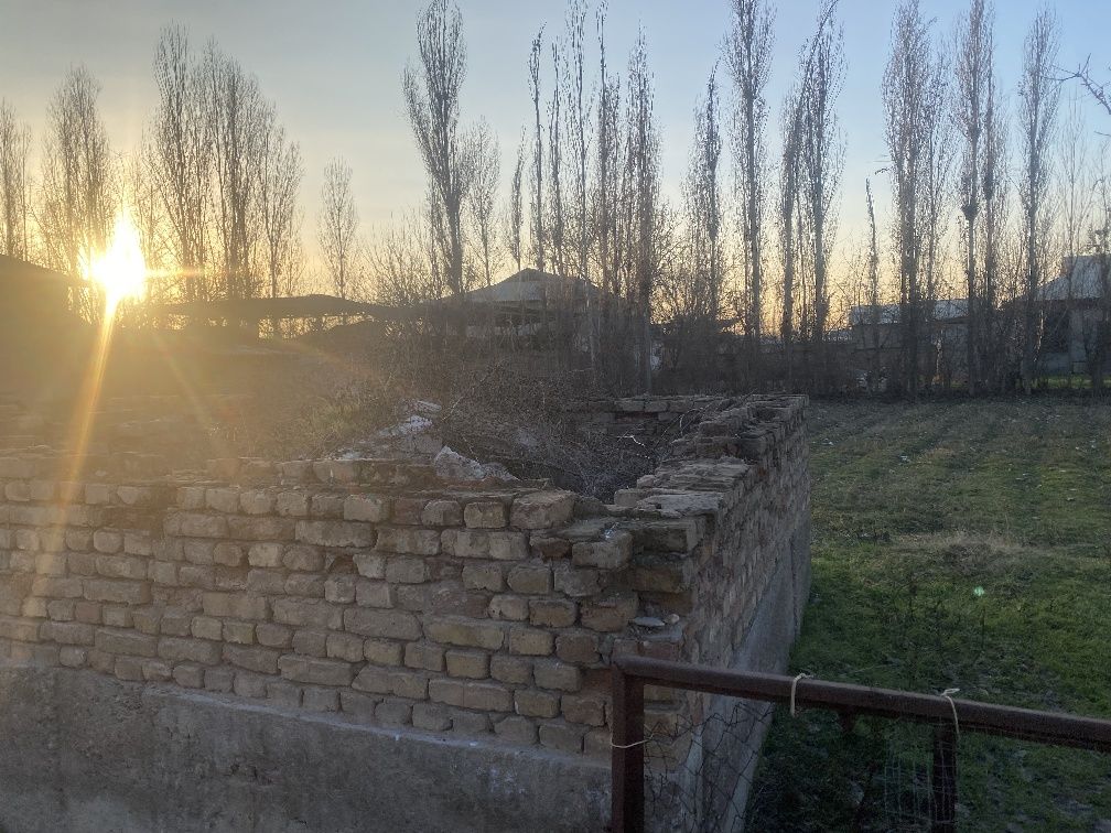 Yer sotiladi srochna (Yuqori chirchiq)