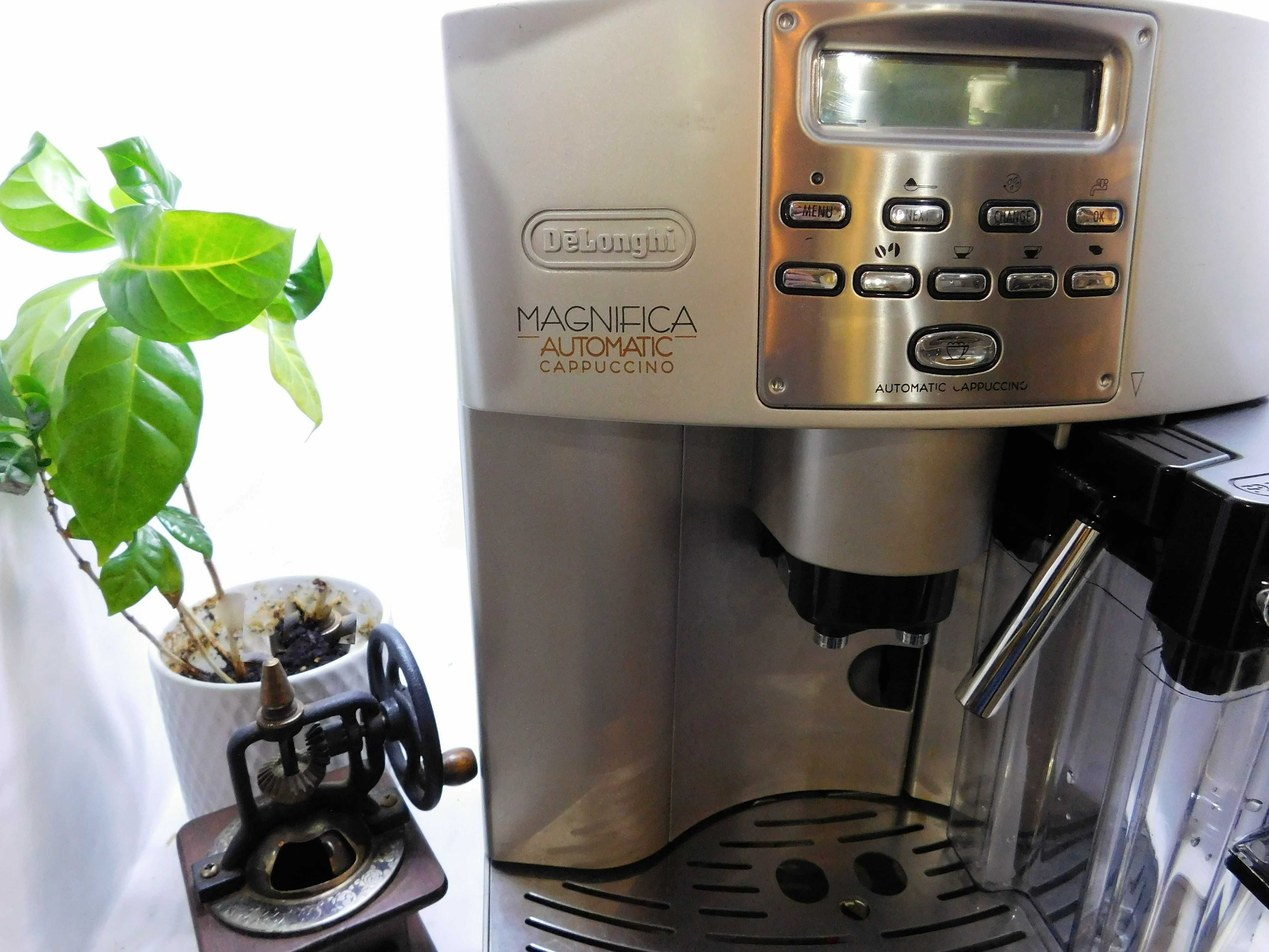 Espressor Delonghi Magnifica Automatic Cappuccino / garantie 12 luni