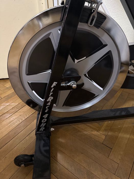 Bicicleta spinning Tunturi FitRace 40, volanta 22kg