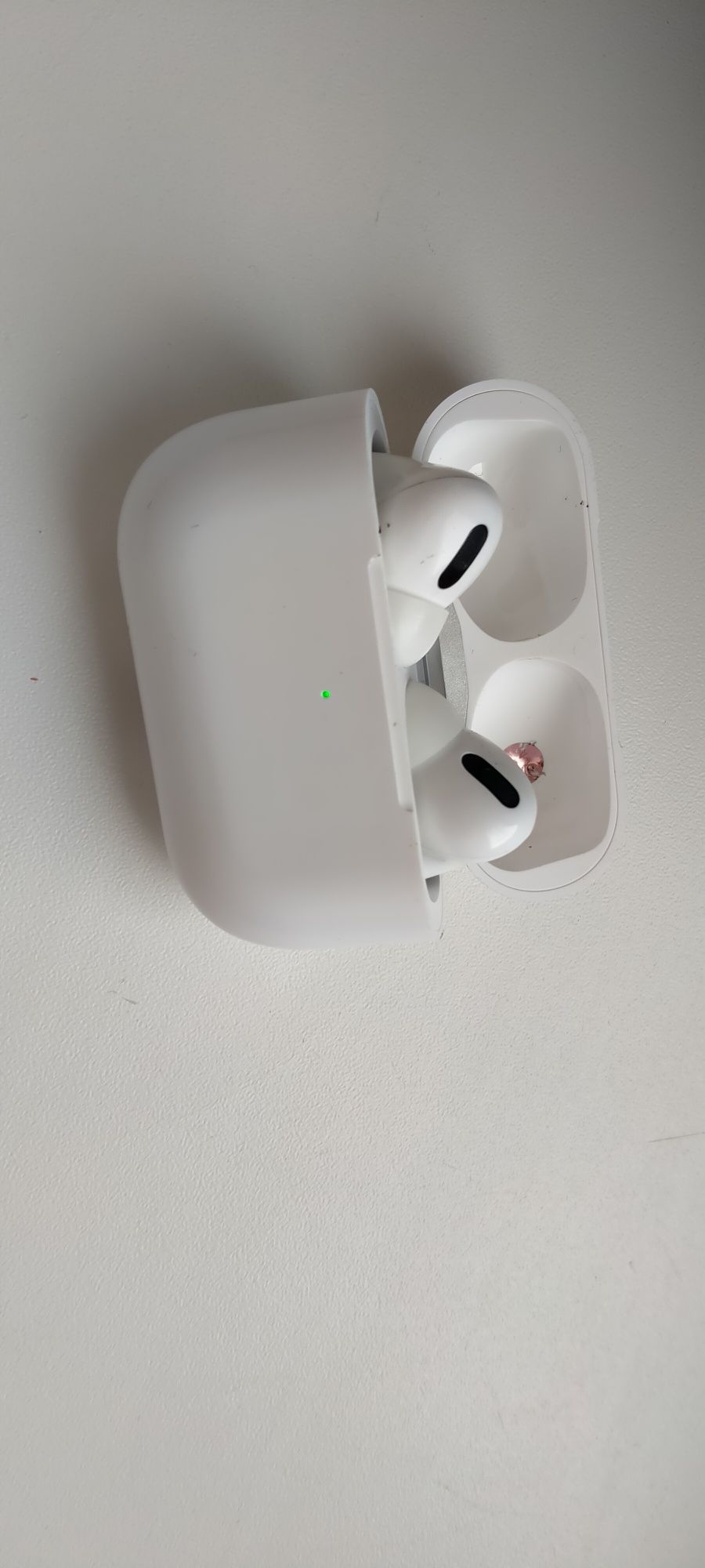 AirPods в хорошем состоянии