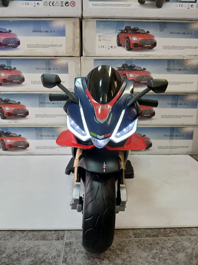 Акумулаторен мотор Aprilia с меки гуми,кожена седалка 12v