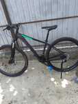 Vând bicicleta cube în stare bună are roți de 29  și frane pe ulei