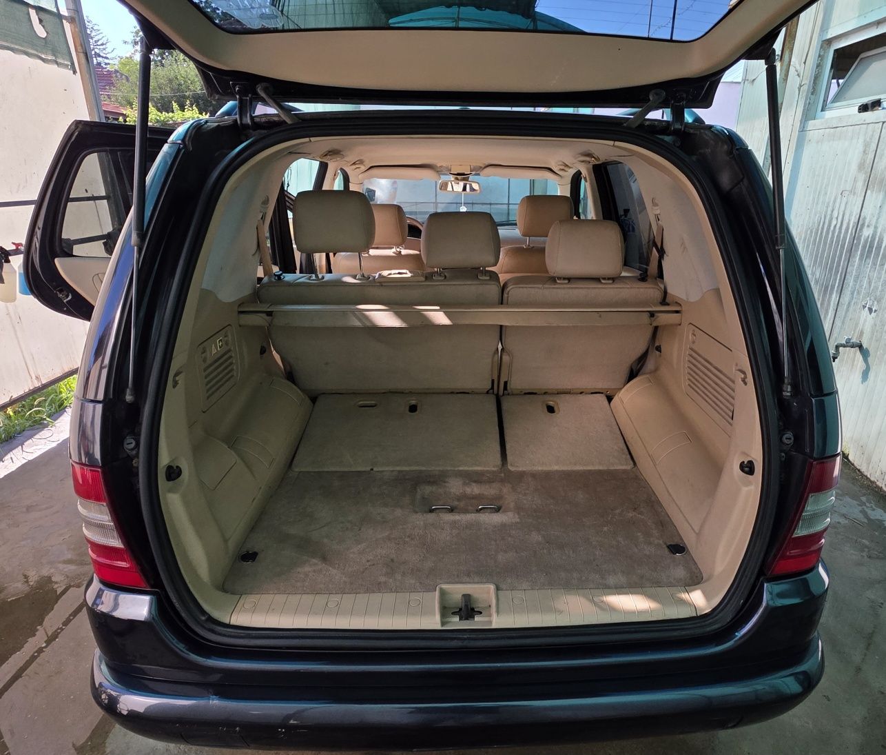 Mercedes ML320 218к.с. 2001г. в движение