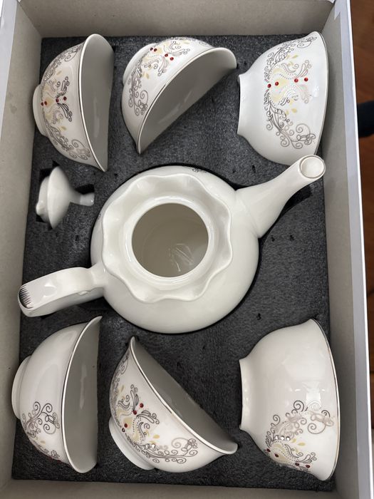 Новый сервиз продаю 5000тг