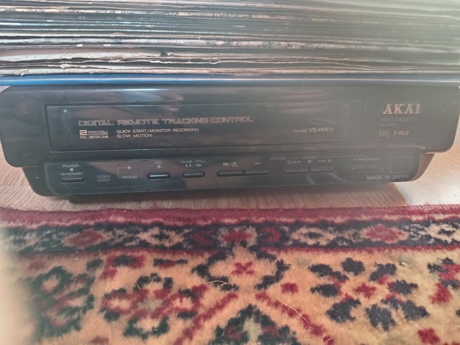 Pick up old music, video casetofon