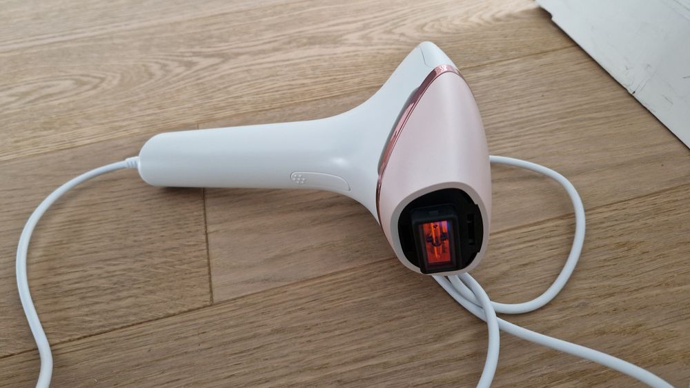 Epilator IPL Philips Lumea Seria 8000 Prestige BRI950/00