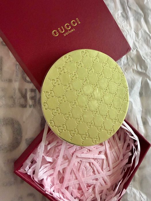 Gucci компактно огледало, джобно огледало