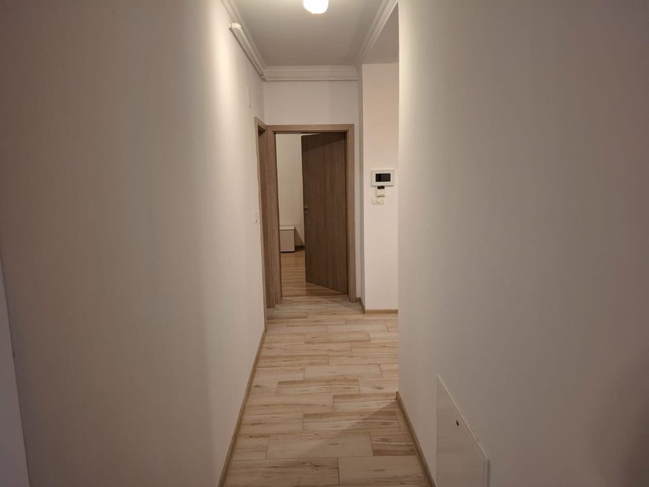 Închiriez apartament