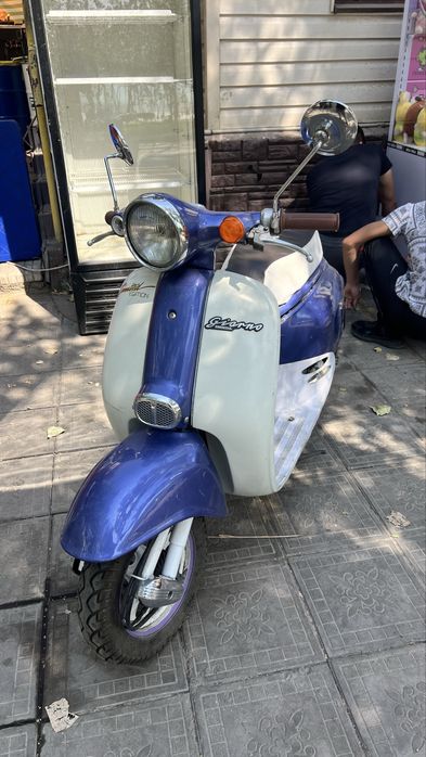 Скутер Honda giorno