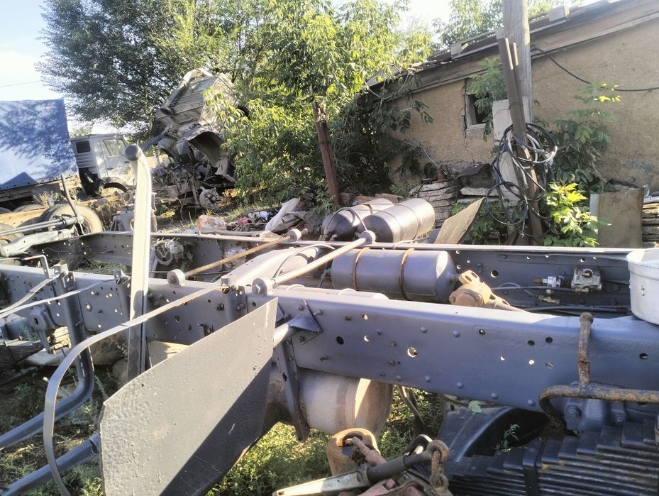 Продам КамАЗ по запчастям