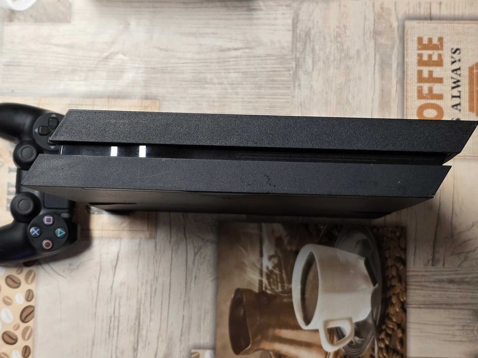 Consola Sony PlayStation 4 Model CUH-1004A + controller