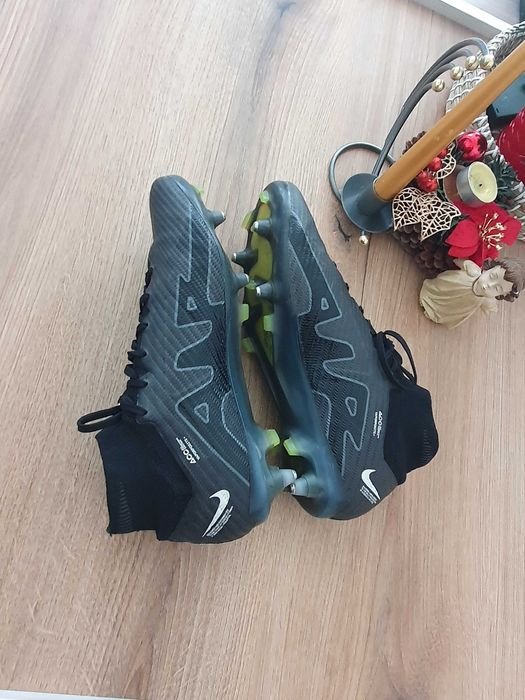 Nike- Оригинални футболни бутонки